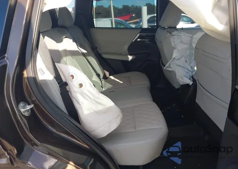 2023 Mitsubishi Outlander Sel 2.5 2Wd/Sel Black Edition 2Wd z USA, uszkodzony, nr VIN JA4J3VA81PZ032128